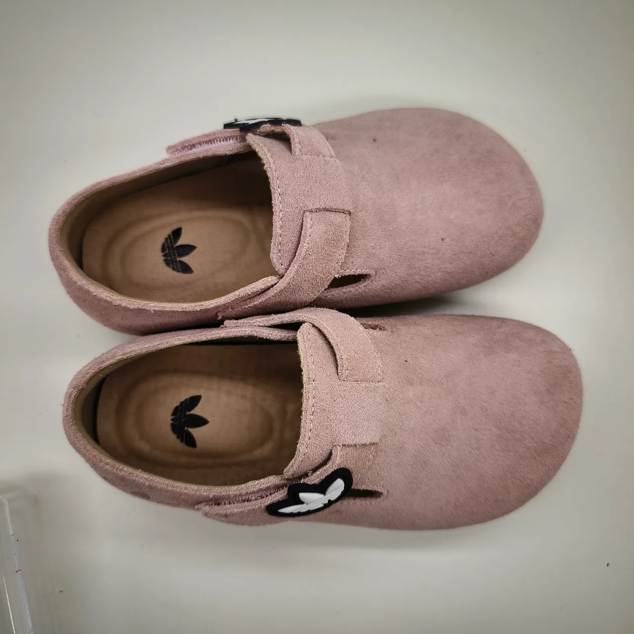 Adidas Chaussures Mary Jane T-Strap en Daim Rose Marron 21