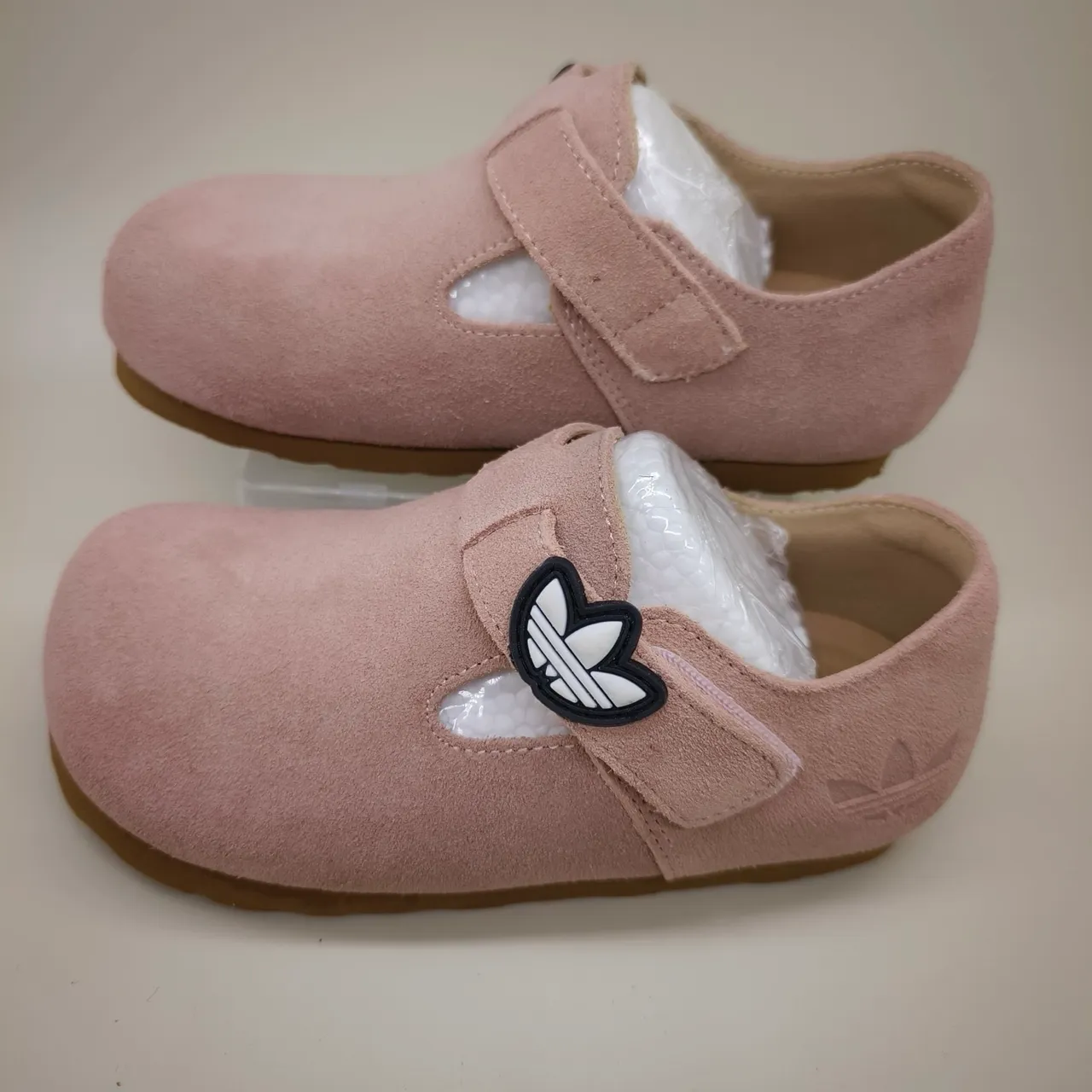 Adidas Chaussures Mary Jane T-Strap en Daim Rose Marron 24