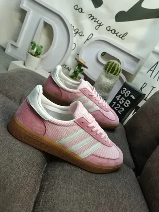 Adidas Tênis Lifestyle com Corduroy Superior de Camurça Rosa e Branco 9