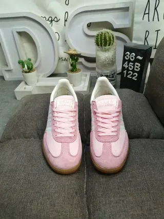 Adidas Tênis Lifestyle com Corduroy Superior de Camurça Rosa e Branco 10