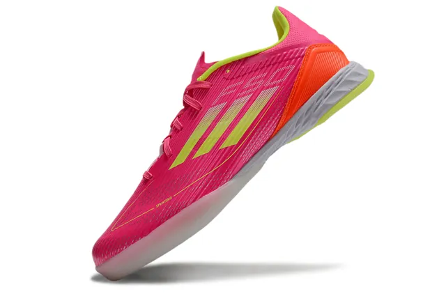Adidas Chaussures de soccer indoor rose jaune à coupe basse upper synthétique texturé ribbelé avant-pied 3