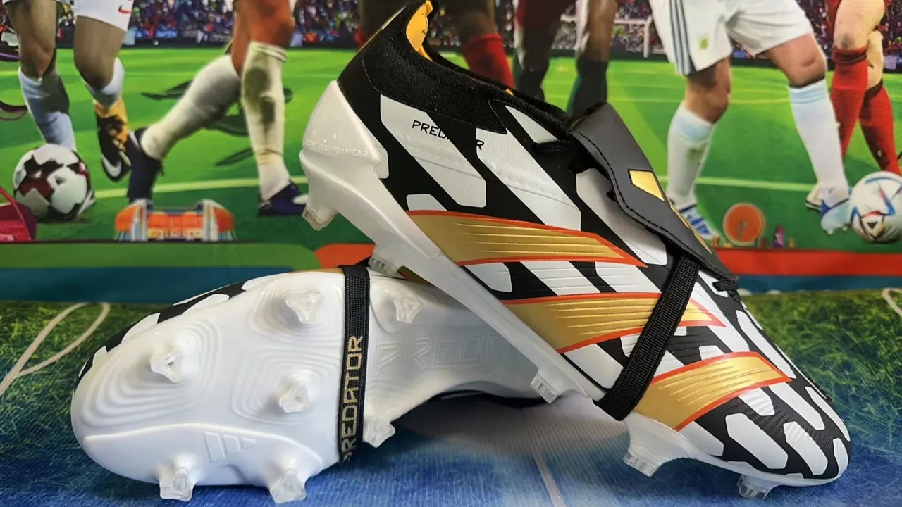 Adidas Predator Black Gold Laceless Strap Closure Geometric White Overlays Firm-Ground Soccer Shoes 11