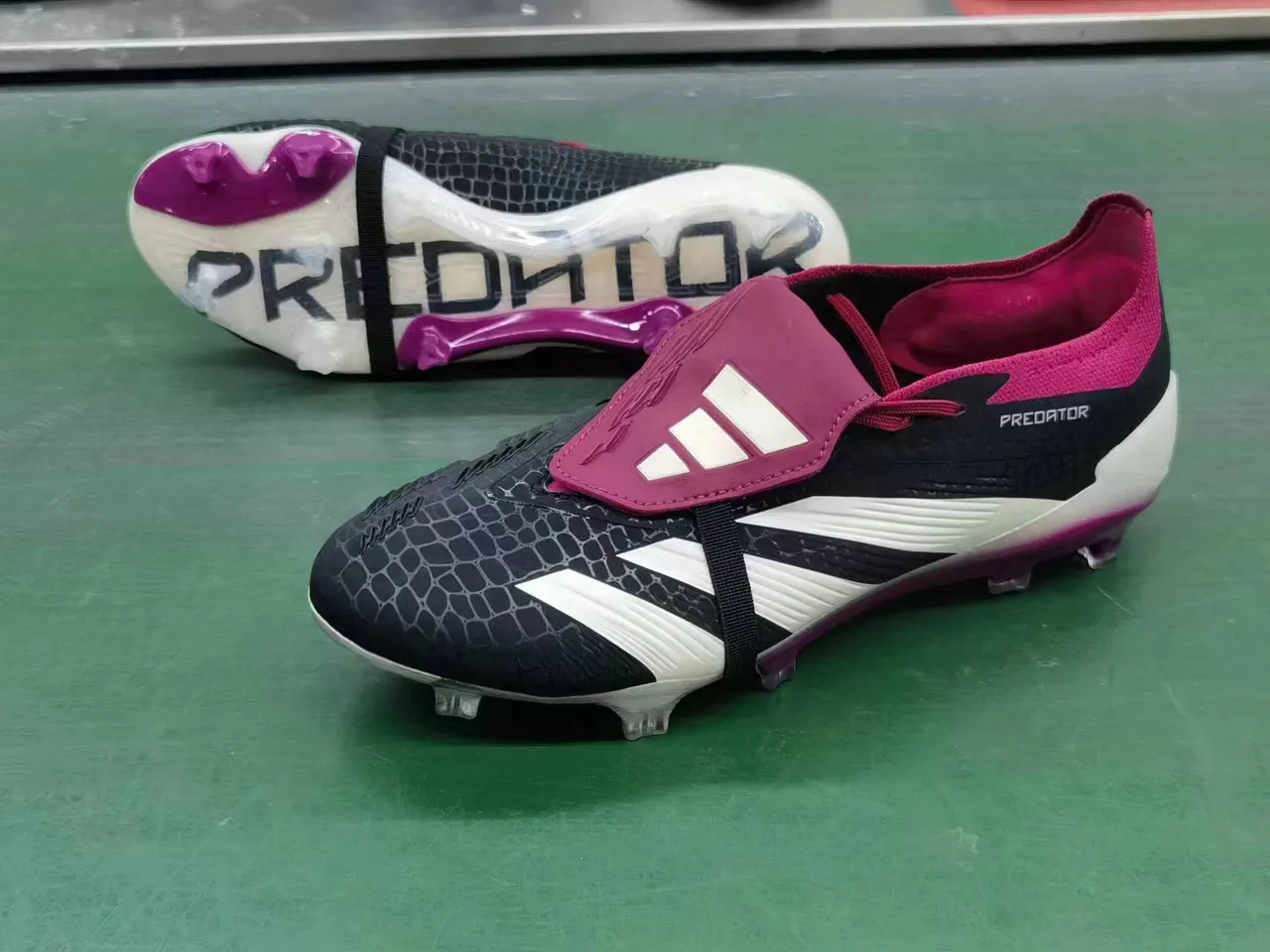 Adidas Predator Black Pink Laceless Strap Closure Textured Crocodile-Pattern Upper Firm-Ground Soccer Shoes 8