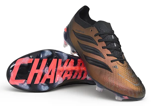 حذاء كرة القدم Adidas Predator مع الوجه العلوي براون أحمر برونز معدني أسود ثلاث خطوط علامة تجارية أرضية صلبة 4