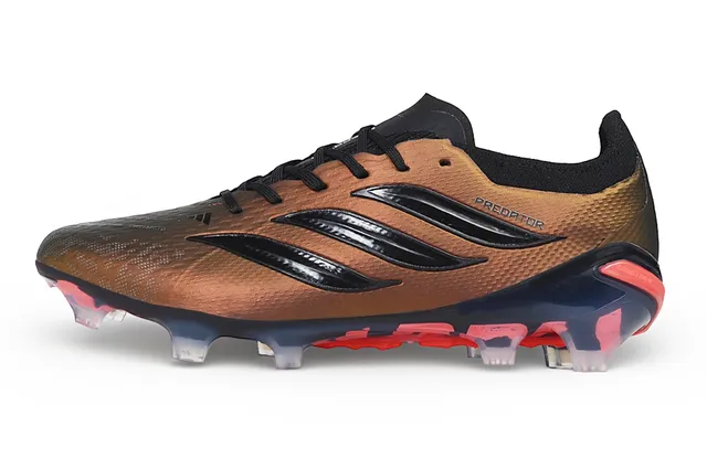 حذاء كرة القدم Adidas Predator مع الوجه العلوي براون أحمر برونز معدني أسود ثلاث خطوط علامة تجارية أرضية صلبة 7