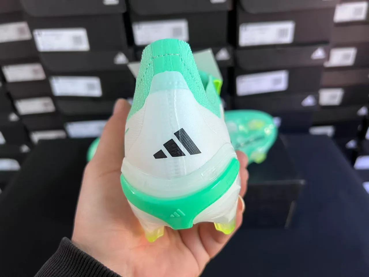 Adidas Predator Green White Lace-Cage Upper Translucent Sole Firm-Ground Soccer Shoes 3