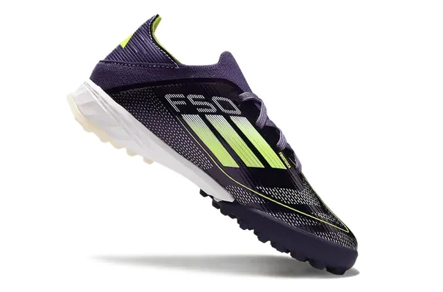 Adidas 紫绿低帮针织鞋面 霓虹三条纹 草地足球鞋 3
