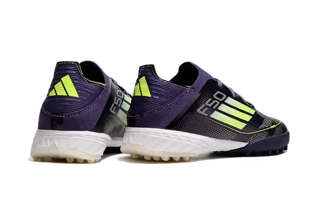 Adidas 紫绿低帮针织鞋面 霓虹三条纹 草地足球鞋 5