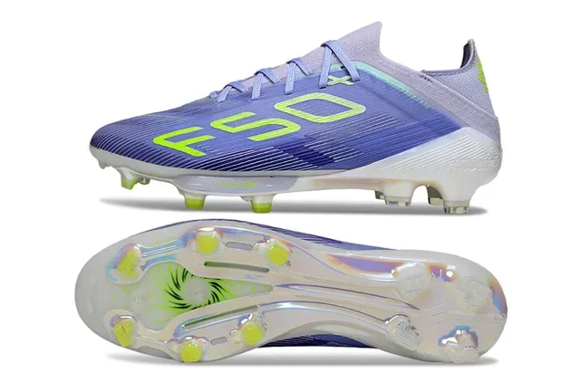 Adidas Chuteiras de futebol roxa e amarela de corte baixo com upper sintético sola translúcida iridiscente para gramado firme 6