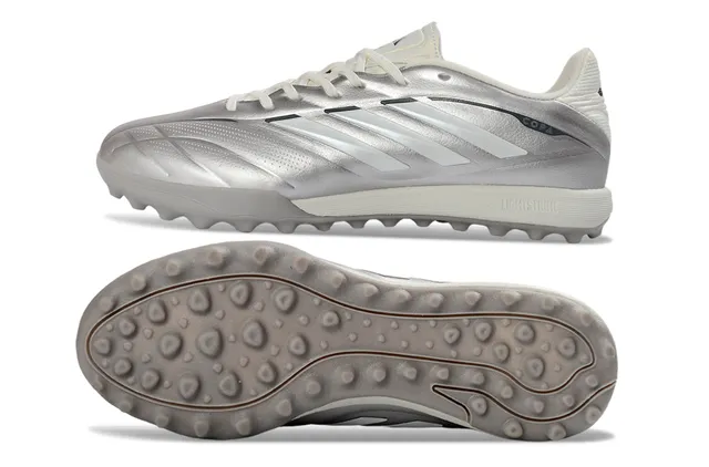 Adidas Argent Blanc Métallique Synthétique Supérieur Texturé Vamp Gazon Chaussures de Football 6