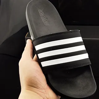 Adidas Slide काला सफेद मोल्डेड EVA सोल तीन स्ट्राइप पट्टी स्लिपर्स
