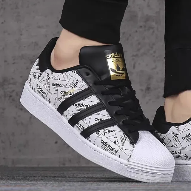 Adidas Superstar Graphic-Print सफेद और काला लाइफस्टाइल स्नीकर 17