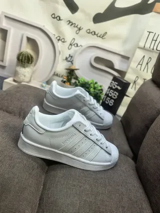Adidas Superstar लाइट ग्रे लाइफस्टाइल स्नीकर 9