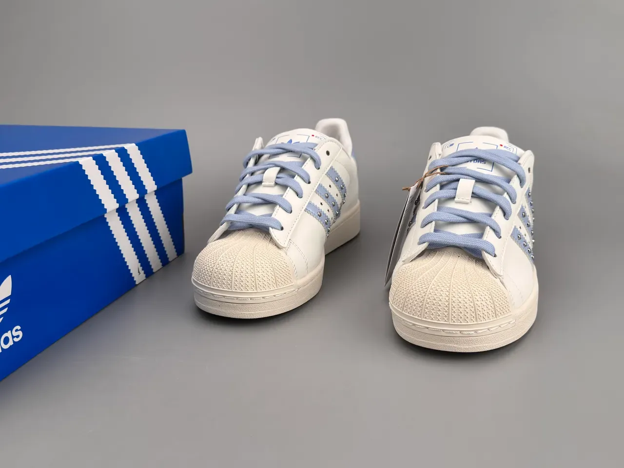 Sneakers Adidas Superstar Studded Light Blue Accent Lifestyle 3