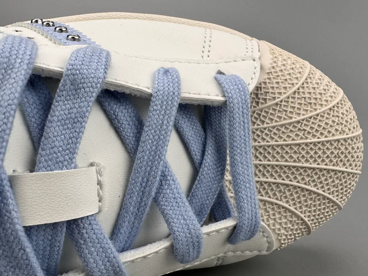 Sneakers Adidas Superstar Studded Light Blue Accent Lifestyle 4