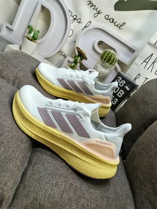 Chaussures de running Adidas Ultraboost gris clair et bleu 17