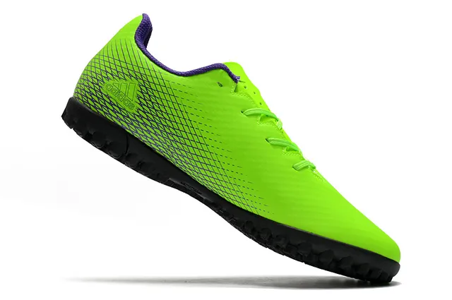 Adidas Sapatos de futebol branco e preto de corte baixo com upper sintético, linha gráfica de gradiente para grama artificial 9