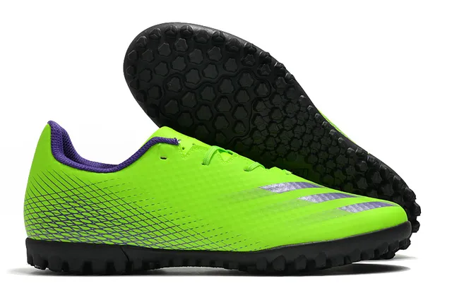 Adidas Sapatos de futebol branco e preto de corte baixo com upper sintético, linha gráfica de gradiente para grama artificial 13