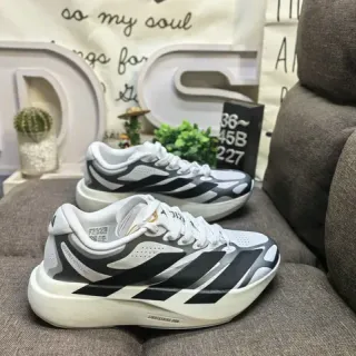 Adidas सफेद काला स्कल्प्टेड चंक मिडसोल परफोरेटेड मेश अपर लाइफस्टाइल स्नीकर