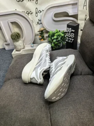 Adidas White Black Sculpted Chunky Midsole Perforated Mesh Upper Lifestyle Sneakers 16