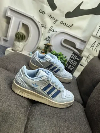 Adidas White Navy Low-Top Textured Embossed Quarter Lifestyle Sneakers 19