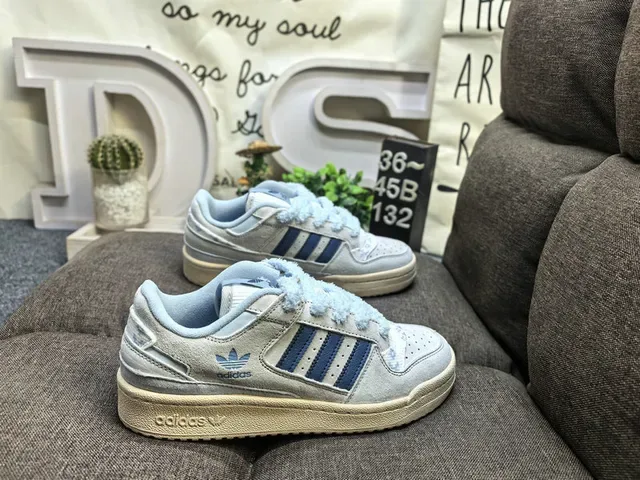 Adidas White Navy Low-Top Textured Embossed Quarter Lifestyle Sneakers 21