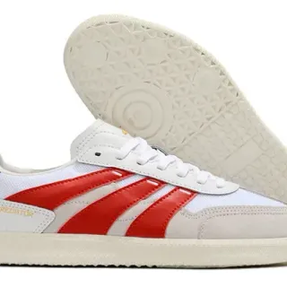 Adidas सफेद लाल लो-टॉप तीन स्ट्राइप साइड पैनल लाइफस्टाइल स्नीकर