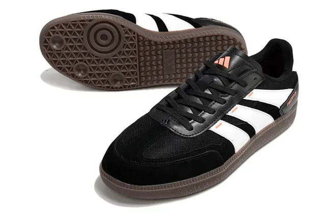 Adidas White Red Low-Top Three-Stripe Side Panel Lifestyle Sneakers 11