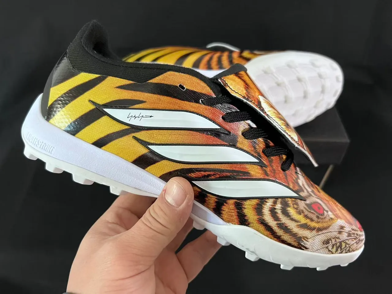 Adidas X Speedflow Tiger Print Turf Zapatos de fútbol 1