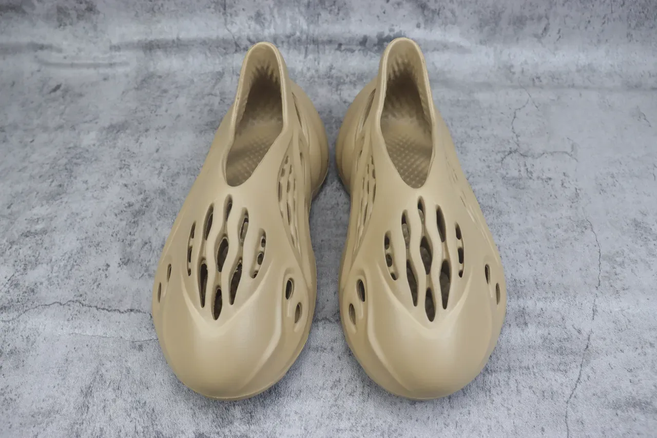 Adidas Yeezy Foam Runner Beige Monolithic Foam Slip-On Lifestyle Sneaker 2