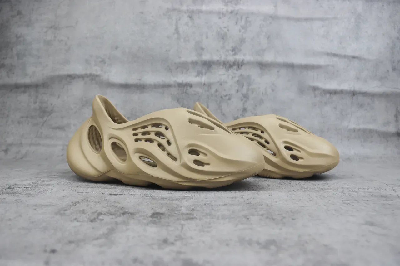 Adidas Yeezy Foam Runner Beige Monolithic Foam Slip-On Lifestyle Sneaker 3