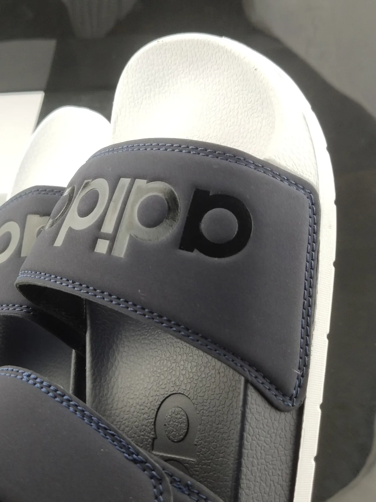 Adidas Yeezy Slide Marine et Blanc Sandales Casual 6