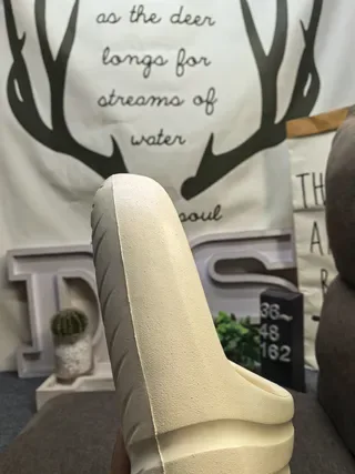 Adidas Yeezy Slide Off-White Slippers 3