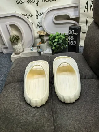 Adidas Yeezy Slide Off-White Slippers 8