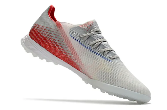 Adidas Chaussures de football jaune noir avec upper en knit, lacets asymétriques et gazon artificiel 2