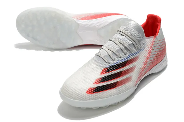 Adidas Chaussures de football jaune noir avec upper en knit, lacets asymétriques et gazon artificiel 4