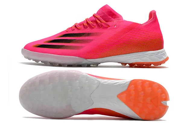 Adidas Chaussures de football jaune noir avec upper en knit, lacets asymétriques et gazon artificiel 14