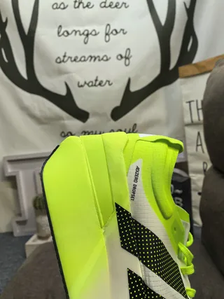 Adidas Jaune Noir Néon Vert Lime Acento Panneaux latéraux perforés Chaussures de course 3