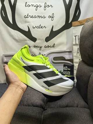 Adidas Jaune Noir Néon Vert Lime Acento Panneaux latéraux perforés Chaussures de course 5