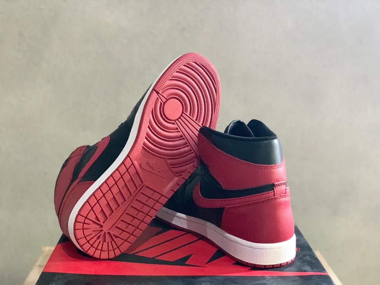 Air Jordan 1 Black University Red Basketball Shoes 2