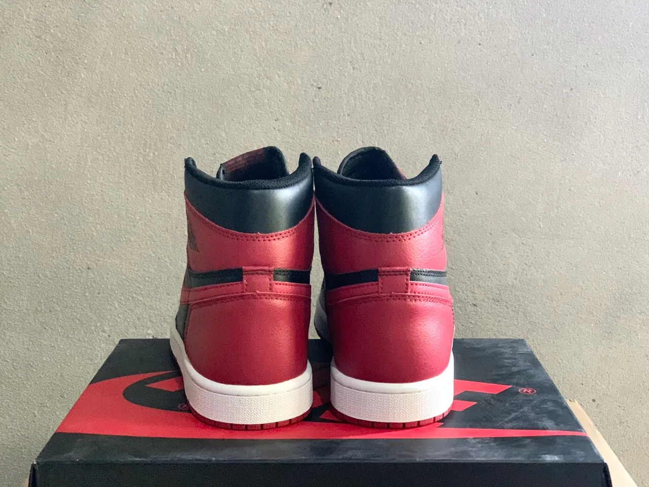Air Jordan 1 Black University Red Basketball Shoes 3