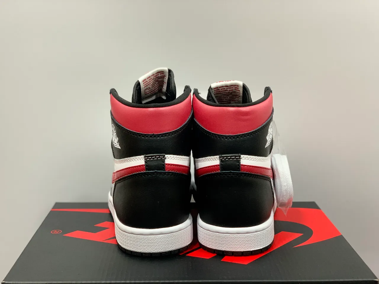 Air Jordan 1 Black White Red Basketball Shoes 3