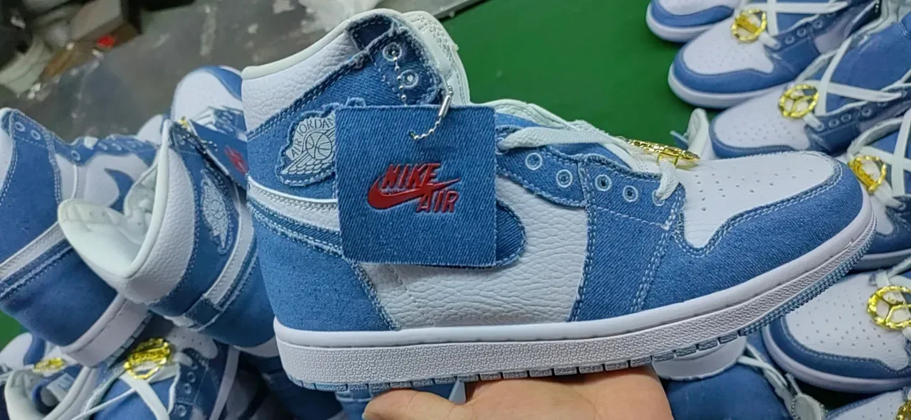 Air Jordan 1 Chaussures de Basket Denim et Blanc à Lacets Hautes 2