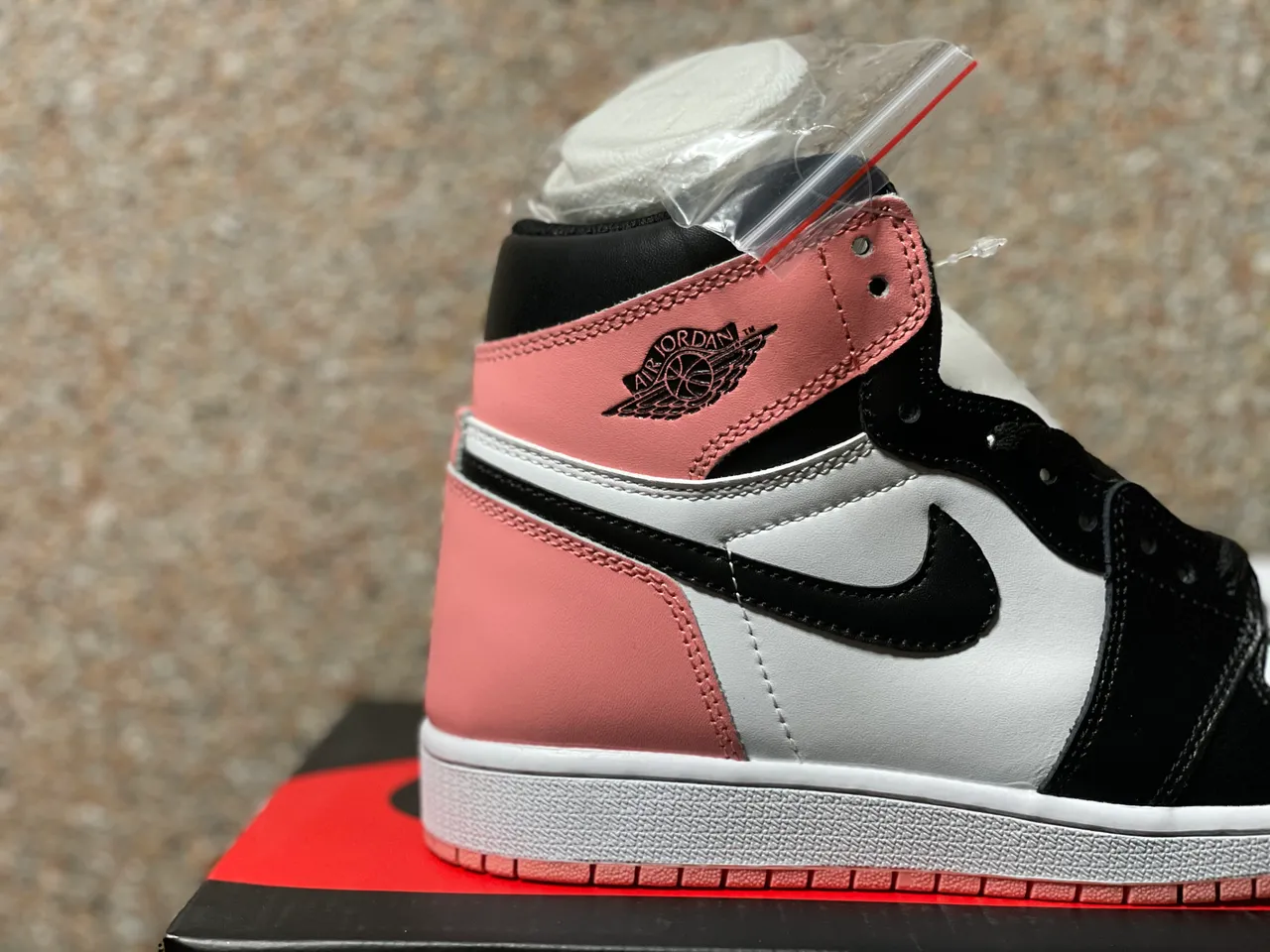 Air Jordan 1 High Pink Black White Basketball Shoes 4