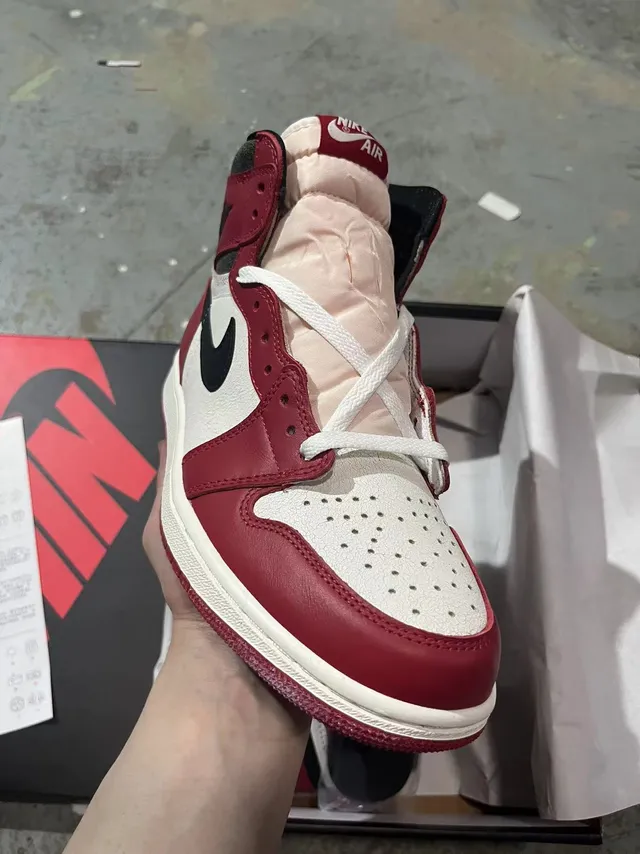Air Jordan 1 High Red and Off-White Basketball Shoes 2
