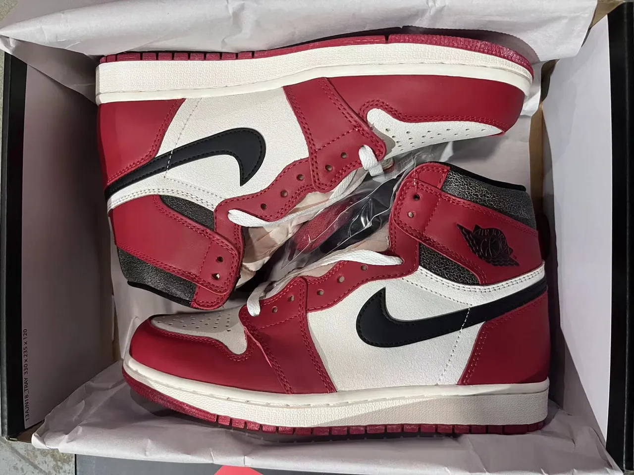 Air Jordan 1 High Red and Off-White Basketball Shoes 6