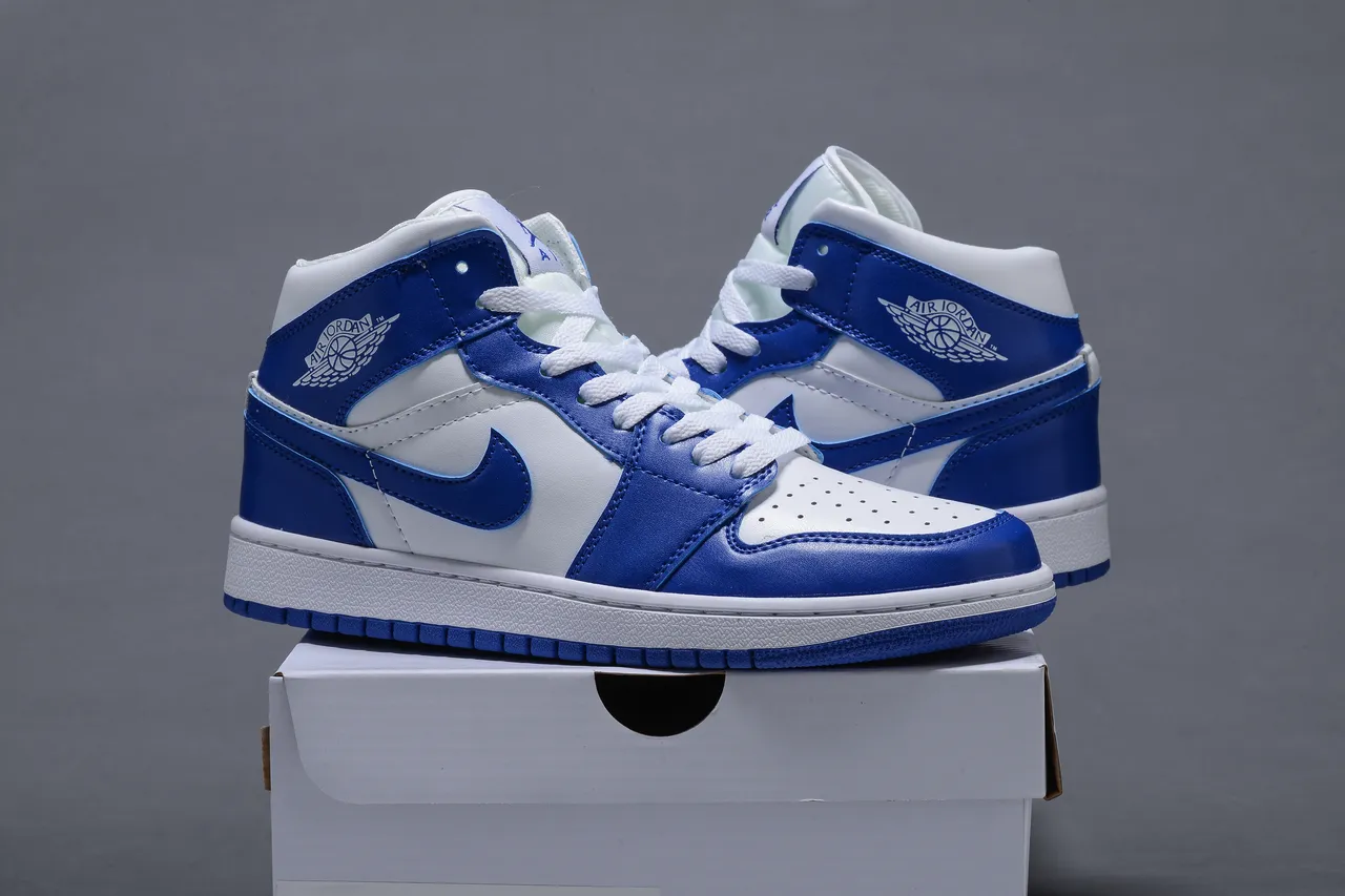 Chaussures de basketball Air Jordan 1 High bleu roi et blanc 2