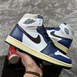 Air Jordan 1 High 皇家蓝白黑篮球鞋
