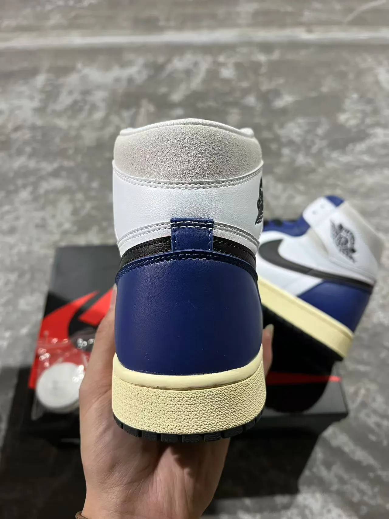 Air Jordan 1 High Royal Blue White Black Basketball Shoes 8