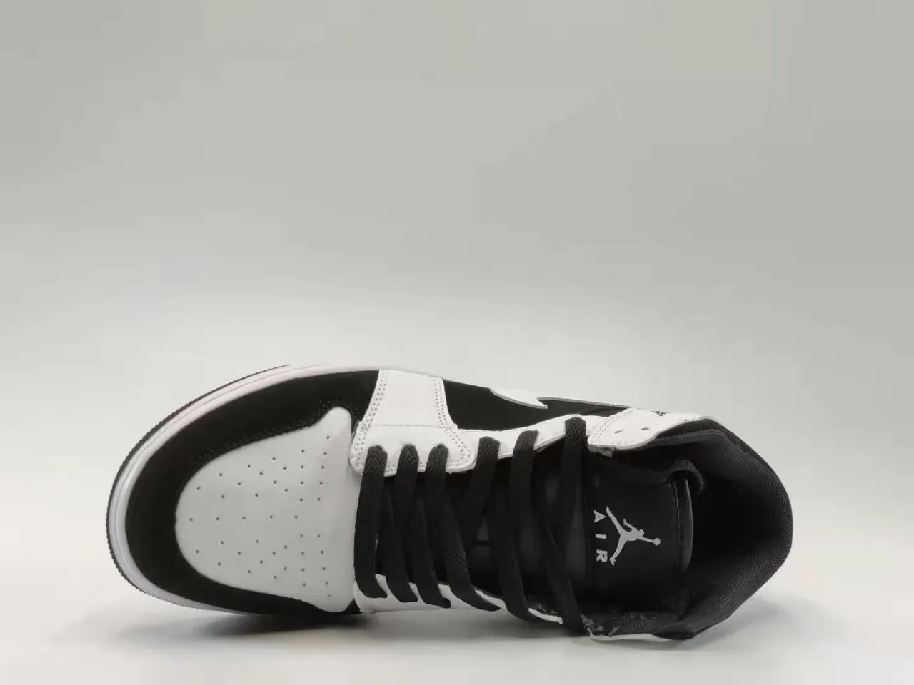 Air Jordan 1 Mid Black and White Basketball Shoes 4